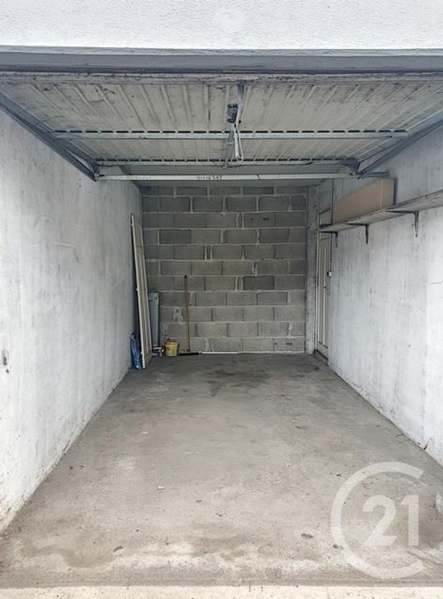 Parking à louer - 10 m2 - Clermont Ferrand - 63 - AUVERGNE