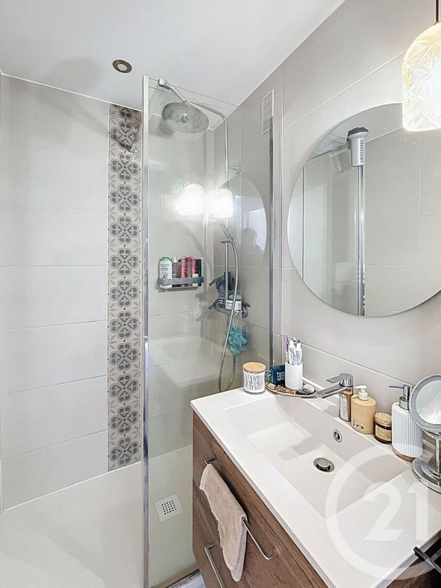 Appartement F3 à vendre - 3 pièces - 52,25 m2 - Clermont Ferrand - 63 - AUVERGNE