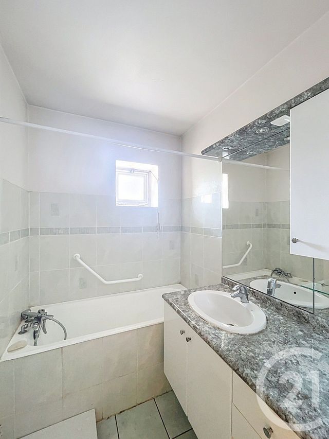 Appartement F4 à vendre - 4 pièces - 78,37 m2 - Chamalieres - 63 - AUVERGNE