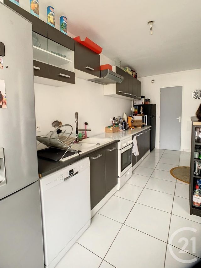 Appartement F3 &agrave; louer - 3 pi&egrave;ces - 77,14 m2 - Clermont Ferrand - 63 - AUVERGNE