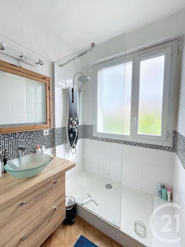 Appartement &agrave; louer - 3 pi&egrave;ces - 67,46 m2 - Clermont Ferrand - 63 - AUVERGNE