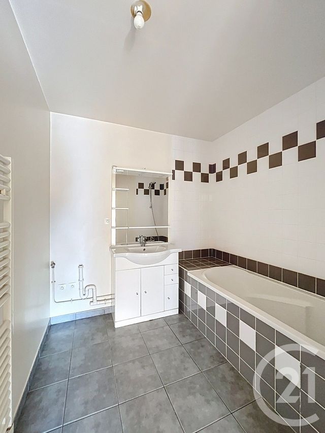 Appartement F4 &agrave; louer - 4 pi&egrave;ces - 89,35 m2 - Clermont Ferrand - 63 - AUVERGNE