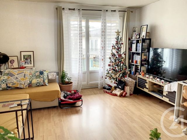 Appartement F2 &agrave; louer - 2 pi&egrave;ces - 45,70 m2 - Clermont Ferrand - 63 - AUVERGNE