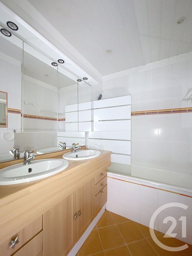 Appartement F5 &agrave; vendre - 5 pi&egrave;ces - 81 m2 - Clermont Ferrand - 63 - AUVERGNE