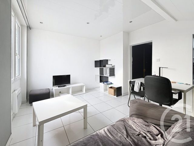 Appartement F2 &agrave; louer - 2 pi&egrave;ces - 30,66 m2 - Clermont Ferrand - 63 - AUVERGNE