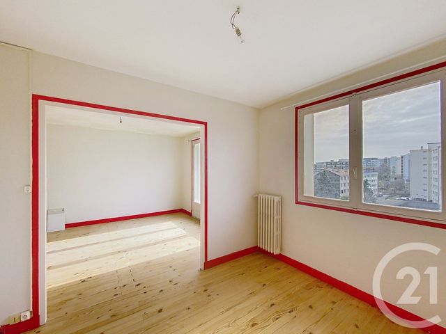 Appartement &agrave; louer - 3 pi&egrave;ces - 62,13 m2 - Clermont Ferrand - 63 - AUVERGNE