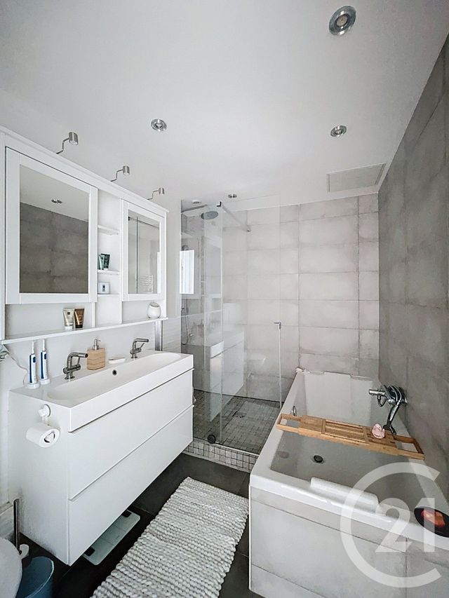 Appartement F4 &agrave; vendre - 4 pi&egrave;ces - 84,23 m2 - Clermont Ferrand - 63 - AUVERGNE