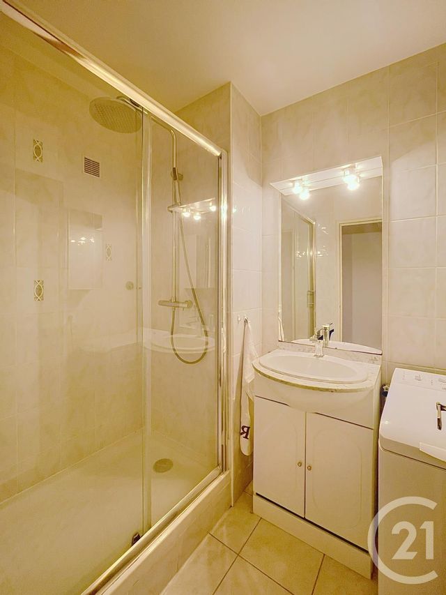 Appartement F3 &agrave; louer - 3 pi&egrave;ces - 81,62 m2 - Clermont Ferrand - 63 - AUVERGNE