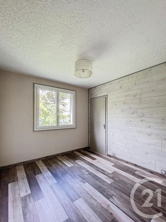 Appartement F4 &agrave; louer - 4 pi&egrave;ces - 68,15 m2 - Clermont Ferrand - 63 - AUVERGNE