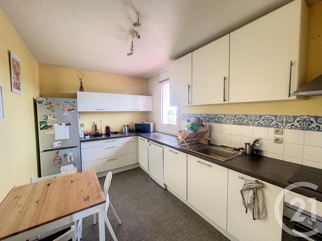 Appartement F4 &agrave; louer - 4 pi&egrave;ces - 100,52 m2 - Beaumont - 63 - AUVERGNE