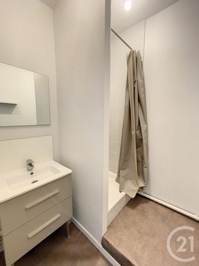 Appartement Studio &agrave; louer - 1 pi&egrave;ce - 24,80 m2 - Chamalieres - 63 - AUVERGNE