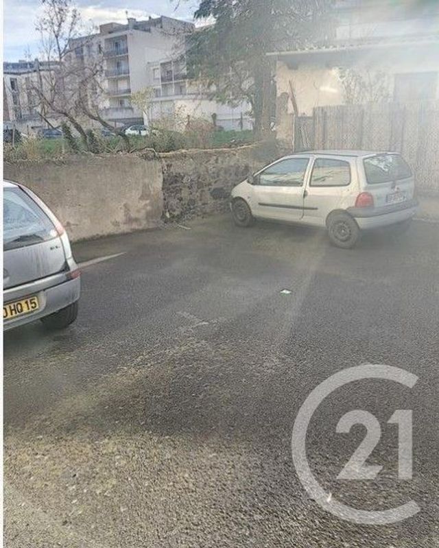 parking - CLERMONT FERRAND - 63