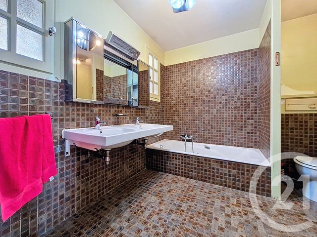 Maison &agrave; vendre - 8 pi&egrave;ces - 214 m2 - Clermont Ferrand - 63 - AUVERGNE