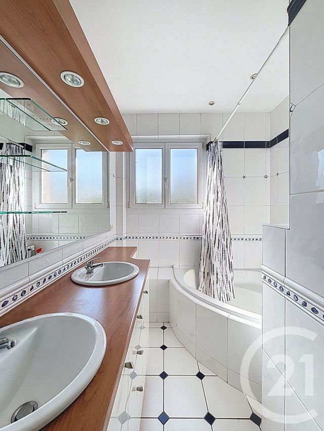 Maison &agrave; vendre - 6 pi&egrave;ces - 186 m2 - Clermont Ferrand - 63 - AUVERGNE