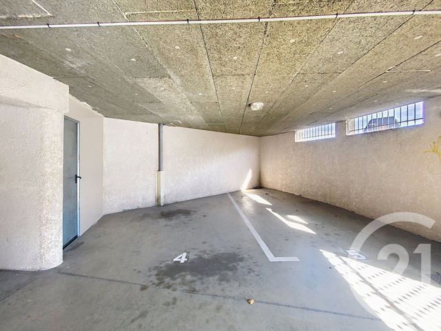 parking - CLERMONT FERRAND - 63