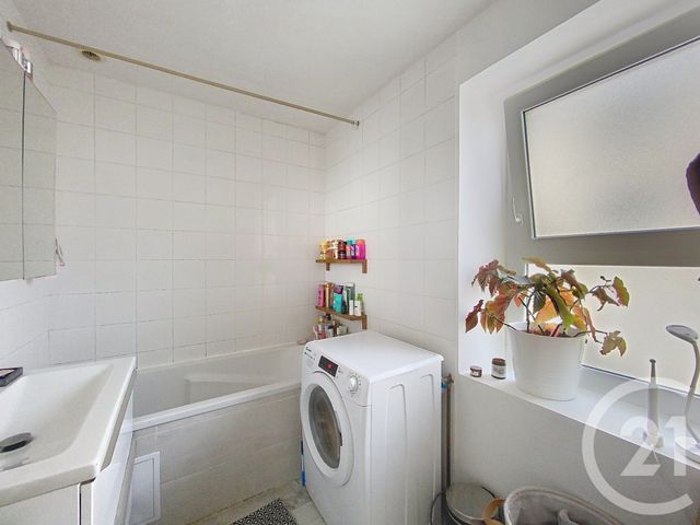 Appartement F3 &agrave; louer - 3 pi&egrave;ces - 50,23 m2 - Clermont Ferrand - 63 - AUVERGNE