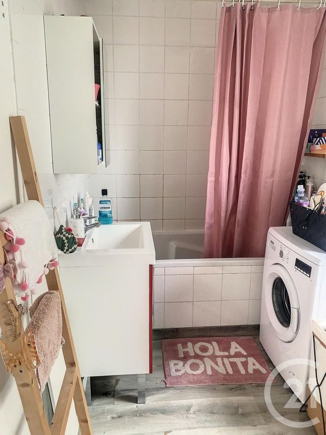 Appartement F3 &agrave; louer - 3 pi&egrave;ces - 50,23 m2 - Clermont Ferrand - 63 - AUVERGNE