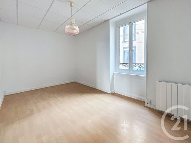 Appartement F3 &agrave; louer - 3 pi&egrave;ces - 62,98 m2 - La Roche Blanche - 63 - AUVERGNE