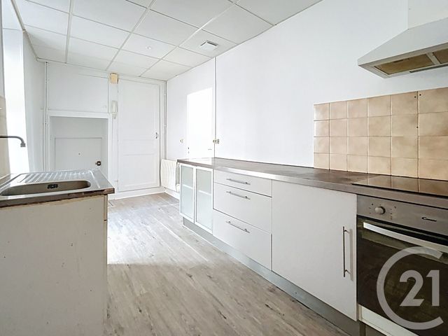 Appartement F3 &agrave; louer - 3 pi&egrave;ces - 62,98 m2 - La Roche Blanche - 63 - AUVERGNE