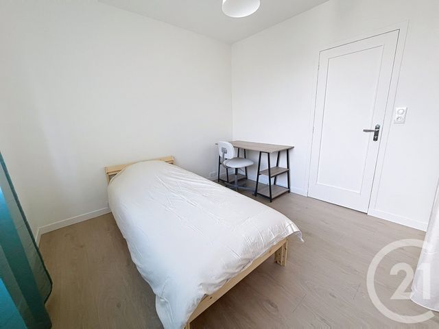 Appartement Chambre &agrave; louer - 1 pi&egrave;ce - 66,84 m2 - Clermont Ferrand - 63 - AUVERGNE