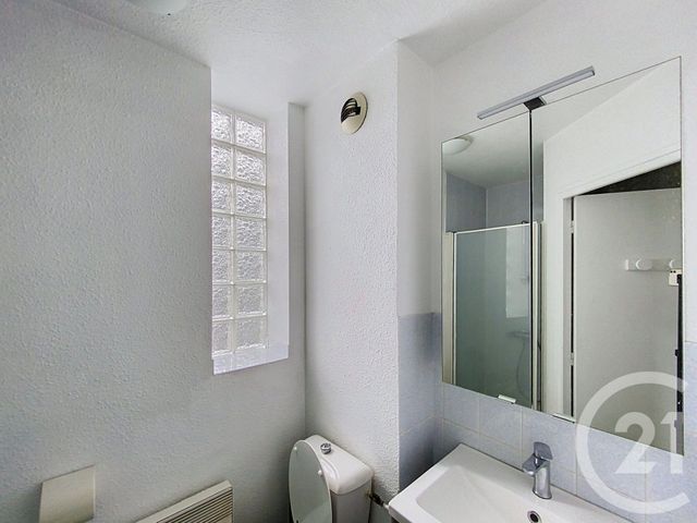 Appartement F1 &agrave; louer - 1 pi&egrave;ce - 19 m2 - Clermont Ferrand - 63 - AUVERGNE
