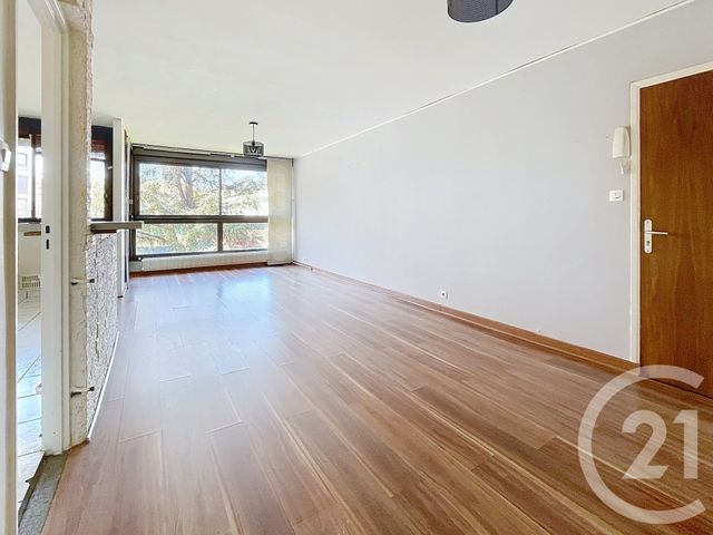 Appartement F2 &agrave; louer - 2 pi&egrave;ces - 57,83 m2 - Clermont Ferrand - 63 - AUVERGNE