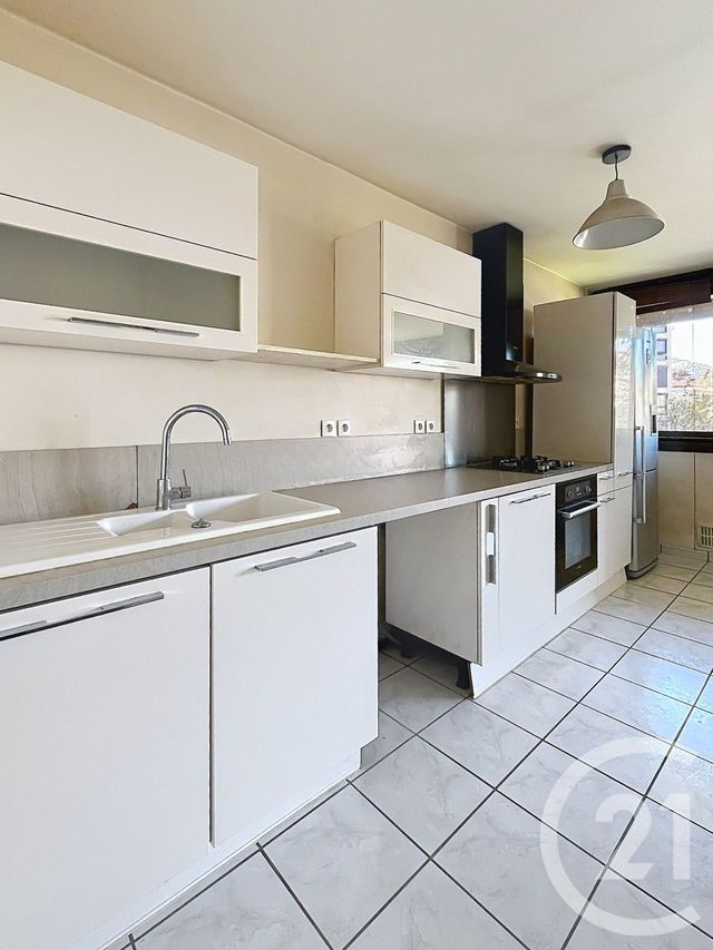 Appartement F2 &agrave; louer - 2 pi&egrave;ces - 57,83 m2 - Clermont Ferrand - 63 - AUVERGNE