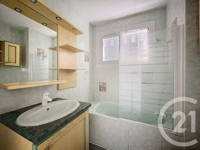 Appartement F2 &agrave; louer - 2 pi&egrave;ces - 45,70 m2 - Clermont Ferrand - 63 - AUVERGNE