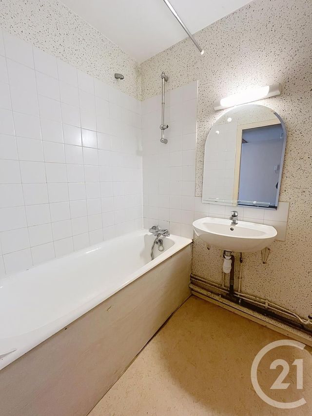 Appartement F3 &agrave; louer - 3 pi&egrave;ces - 67,83 m2 - Beaumont - 63 - AUVERGNE