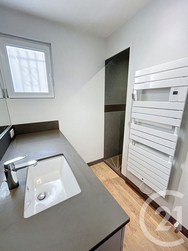 Appartement F3 &agrave; louer - 3 pi&egrave;ces - 54,32 m2 - Clermont Ferrand - 63 - AUVERGNE