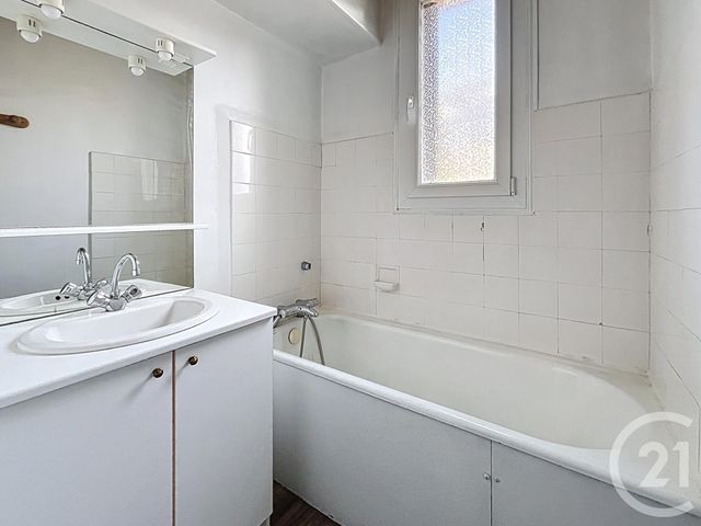 Maison &agrave; louer - 5 pi&egrave;ces - 123,79 m2 - Clermont Ferrand - 63 - AUVERGNE