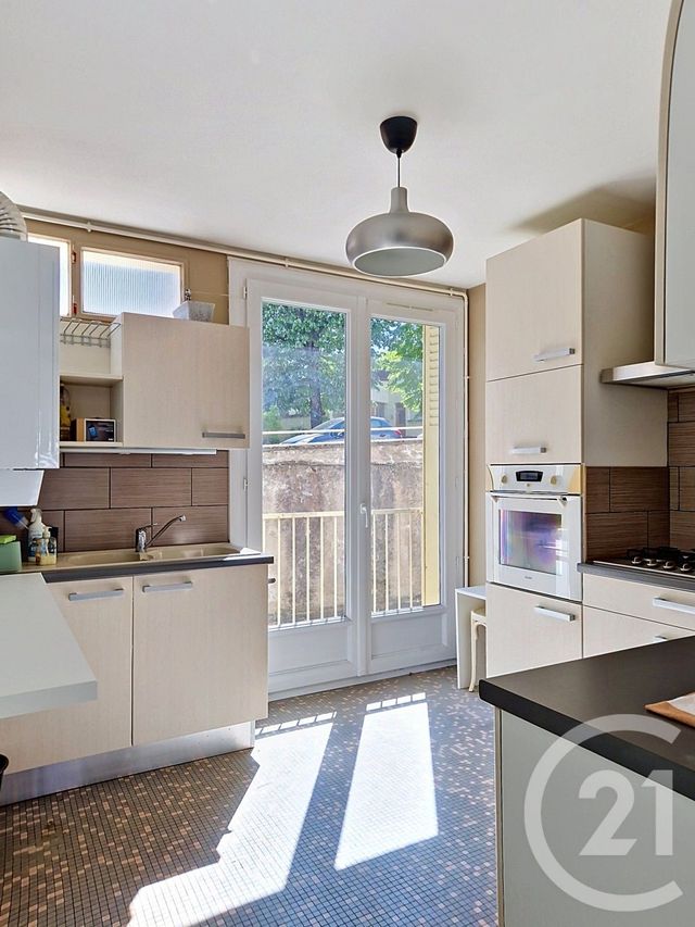Appartement T4 &agrave; vendre - 4 pi&egrave;ces - 82,27 m2 - Chamalieres - 63 - AUVERGNE
