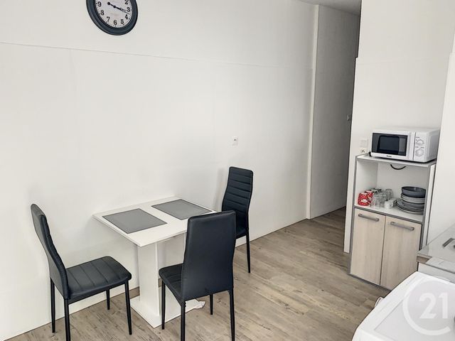 Appartement F1 &agrave; louer - 1 pi&egrave;ce - 30,60 m2 - Clermont Ferrand - 63 - AUVERGNE