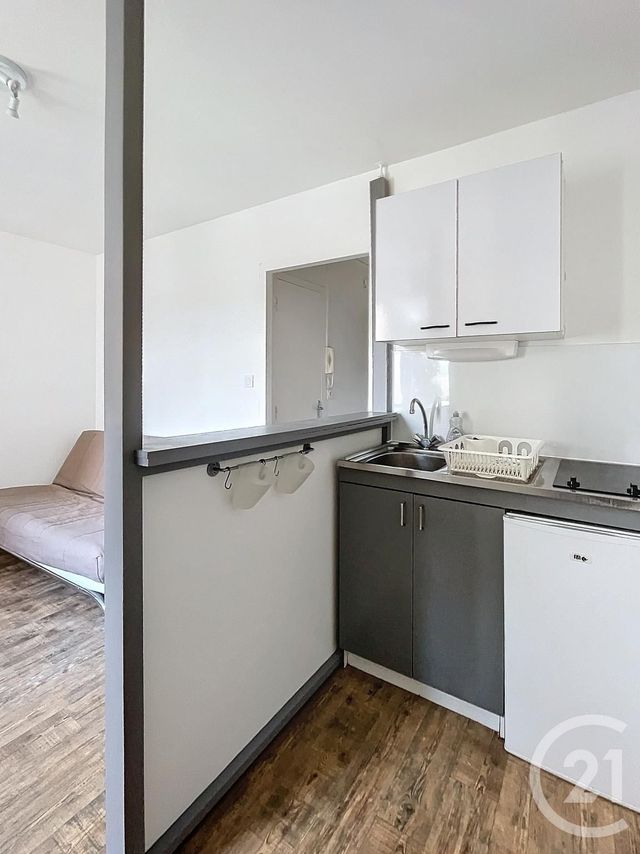 Appartement Studio &agrave; louer - 1 pi&egrave;ce - 17,60 m2 - Clermont Ferrand - 63 - AUVERGNE
