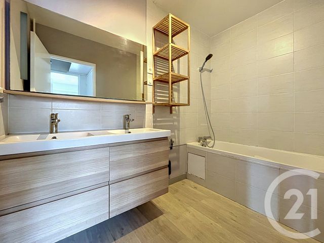 Appartement F3 bis &agrave; louer - 3 pi&egrave;ces - 80,51 m2 - Clermont Ferrand - 63 - AUVERGNE