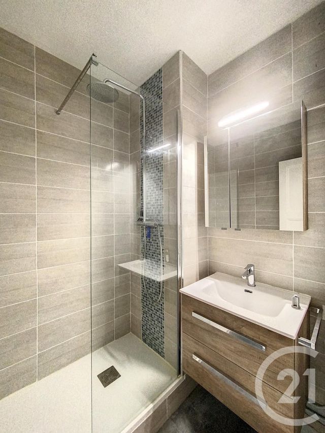 Appartement F3 &agrave; louer - 3 pi&egrave;ces - 48,92 m2 - Clermont Ferrand - 63 - AUVERGNE