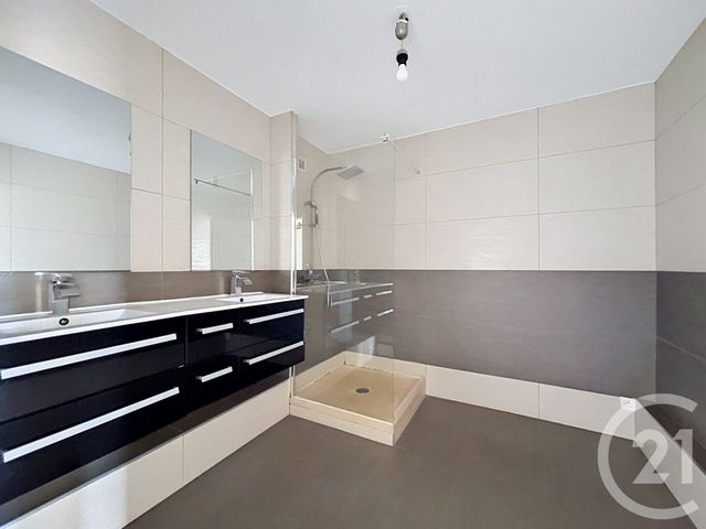 Appartement F2 &agrave; vendre - 2 pi&egrave;ces - 70,96 m2 - Clermont Ferrand - 63 - AUVERGNE