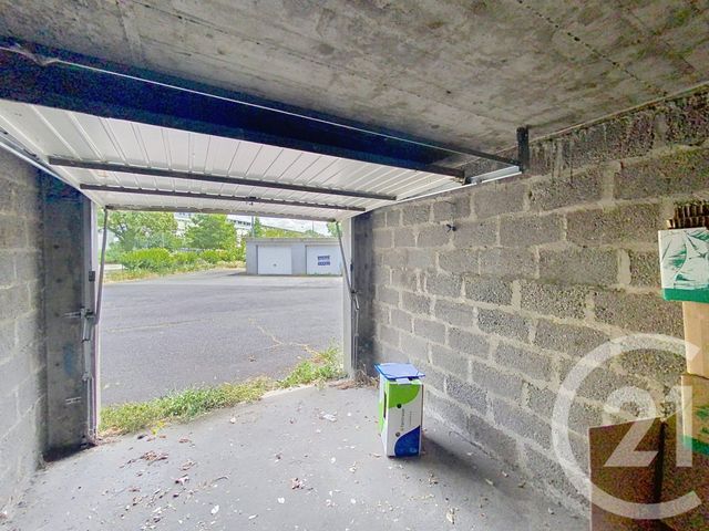 Parking &agrave; louer - 14 m2 - Clermont Ferrand - 63 - AUVERGNE