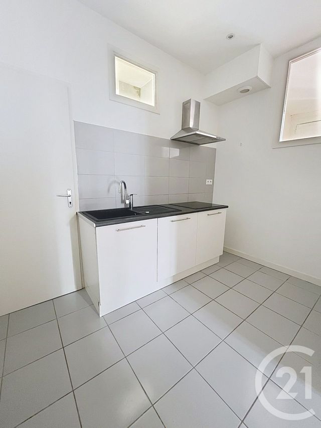 Appartement F3 &agrave; louer - 3 pi&egrave;ces - 56,63 m2 - Clermont Ferrand - 63 - AUVERGNE