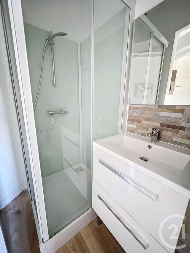 Appartement Studio &agrave; louer - 1 pi&egrave;ce - 12,40 m2 - Clermont Ferrand - 63 - AUVERGNE