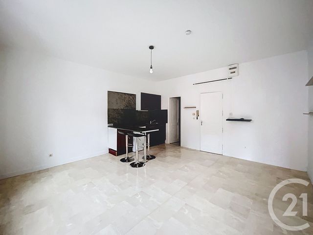 Appartement F1 &agrave; louer - 1 pi&egrave;ce - 29,45 m2 - Clermont Ferrand - 63 - AUVERGNE