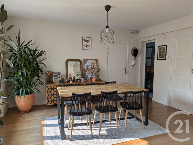 Appartement F3 &agrave; louer - 3 pi&egrave;ces - 60,16 m2 - Clermont Ferrand - 63 - AUVERGNE