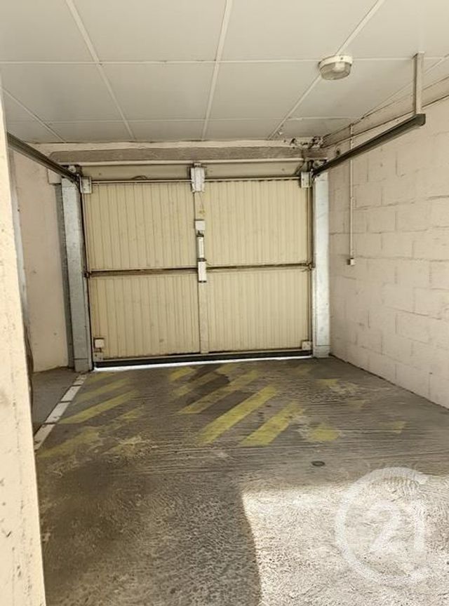Parking &agrave; louer - 4 m2 - Clermont Ferrand - 63 - AUVERGNE