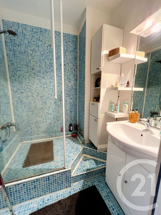 Appartement F3 bis &agrave; louer - 3 pi&egrave;ces - 67,74 m2 - Clermont Ferrand - 63 - AUVERGNE