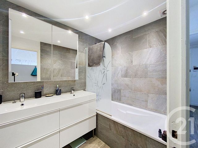Appartement F3 &agrave; louer - 3 pi&egrave;ces - 67,74 m2 - Clermont Ferrand - 63 - AUVERGNE