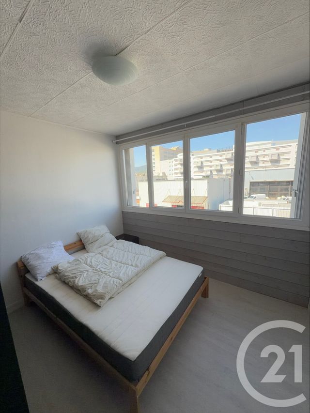 Appartement F3 &agrave; louer - 3 pi&egrave;ces - 72,54 m2 - Clermont Ferrand - 63 - AUVERGNE