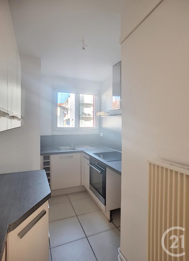 Appartement F3 &agrave; louer - 3 pi&egrave;ces - 62,14 m2 - Clermont Ferrand - 63 - AUVERGNE