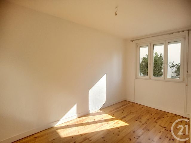 Appartement F3 &agrave; louer - 3 pi&egrave;ces - 62,14 m2 - Clermont Ferrand - 63 - AUVERGNE
