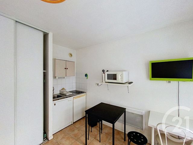 Appartement Studio &agrave; louer - 1 pi&egrave;ce - 21,11 m2 - Clermont Ferrand - 63 - AUVERGNE