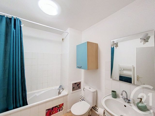 Appartement Studio &agrave; louer - 1 pi&egrave;ce - 21,11 m2 - Clermont Ferrand - 63 - AUVERGNE